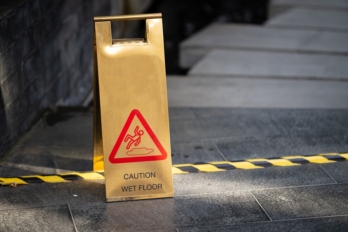 Prevention of slips, trips and falls at work - Autowork Injury Doctor ...