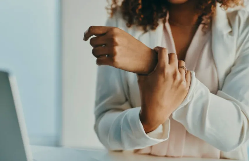 Woman with carpel tunnel.